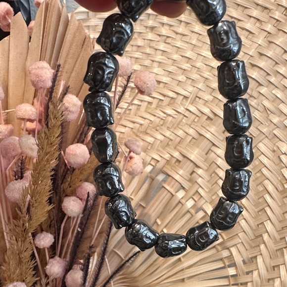 Hematite Buddha carved stretch Bracelet - Picture 1 of 2